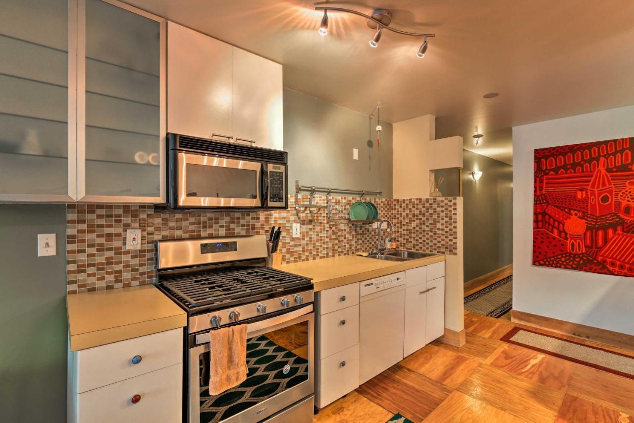 Central Anchorage Condo, Walk To Town And Coast! Exterior photo